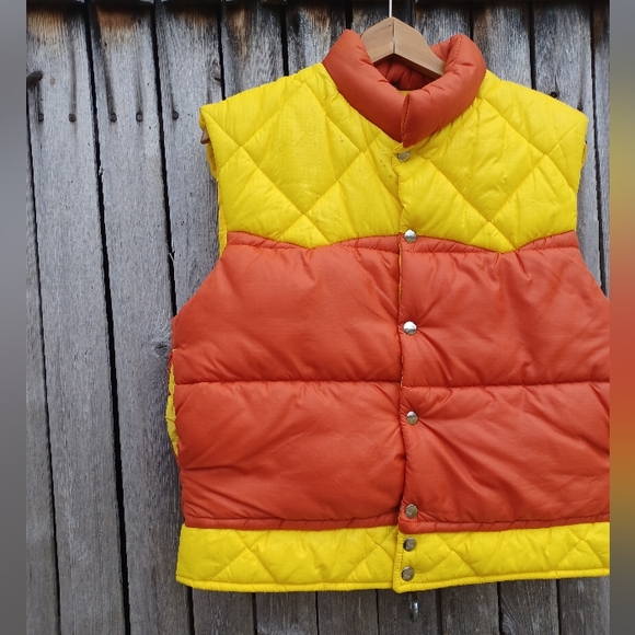 Vintage Jackets & Blazers - Vintage 80s Gladding yellow orange snap front unisex quilted vest womens size L